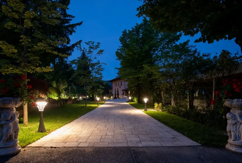 Restaurant with Garden - Welcoming Light Atmospheres