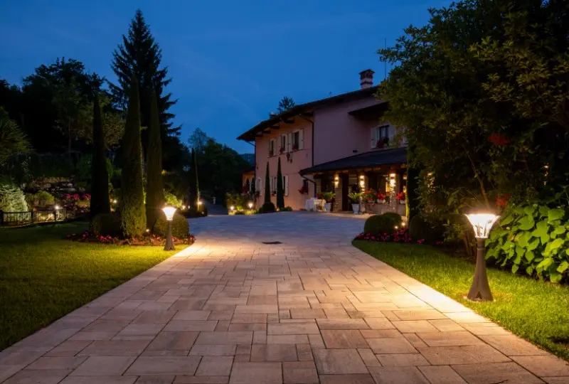 Restaurant with Garden - Welcoming Light Atmospheres