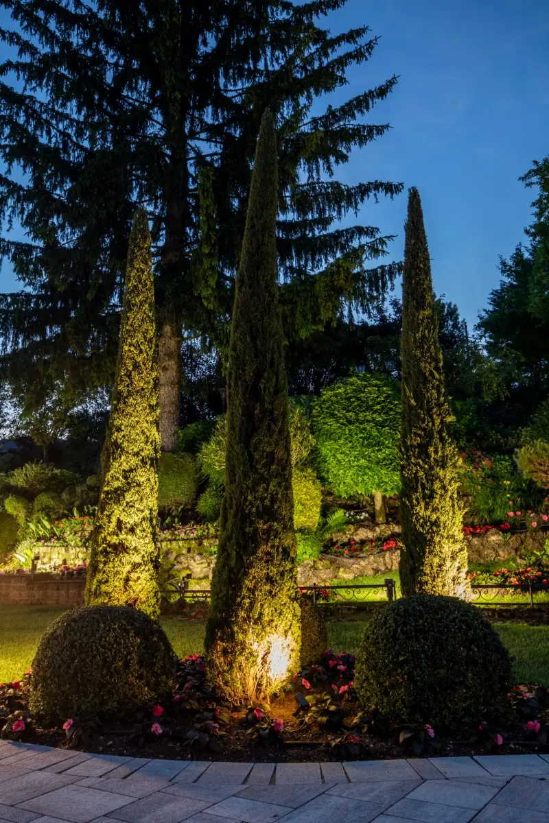 Restaurant with Garden - Welcoming Light Atmospheres
