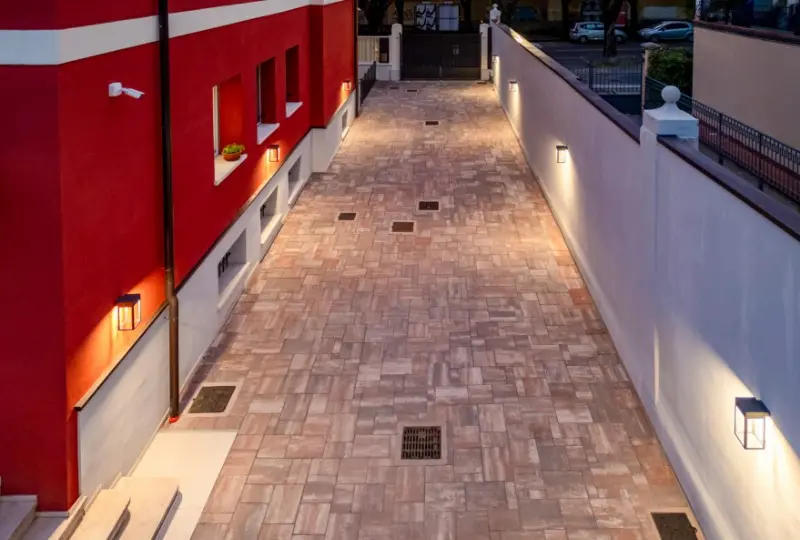 Private Villa with Architectural Lighting - Discreet...